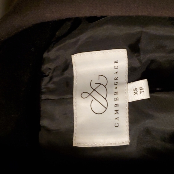 Camber & Grace robe style black trench in size XS - Picture 3 of 5